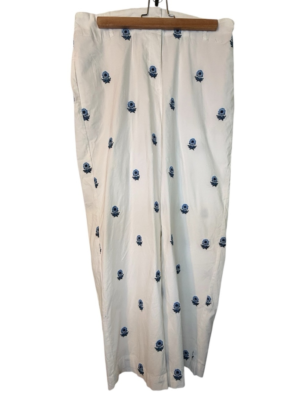 Nicole Miller White Straight-Leg Pants with Blue Floral Embroidery